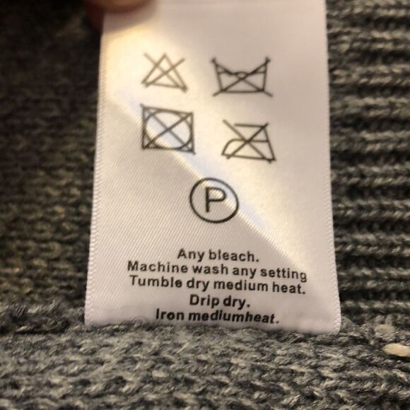 M.P. Studios SZ Large Oversized Gray Cardigan NWOT Pit to Pit  approx 29" NWOT - Picture 13 of 16